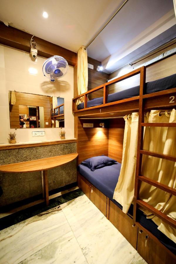 Maple Social Hubz-Hostel Mumbai Exterior photo