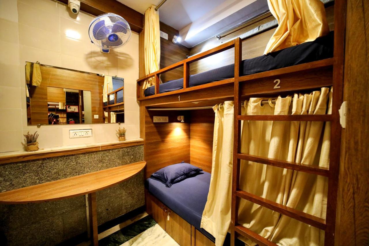 Maple Social Hubz-Hostel Mumbai Exterior photo