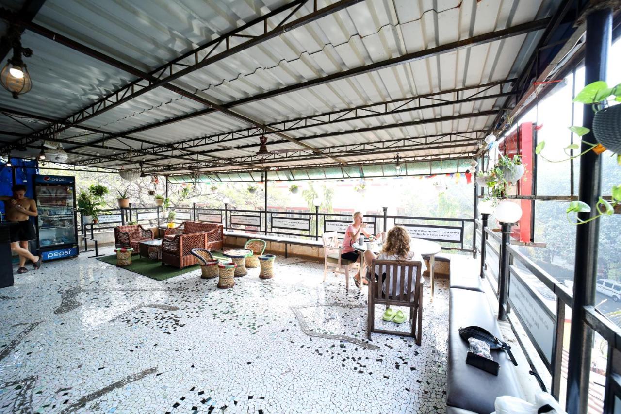 Maple Social Hubz-Hostel Mumbai Exterior photo